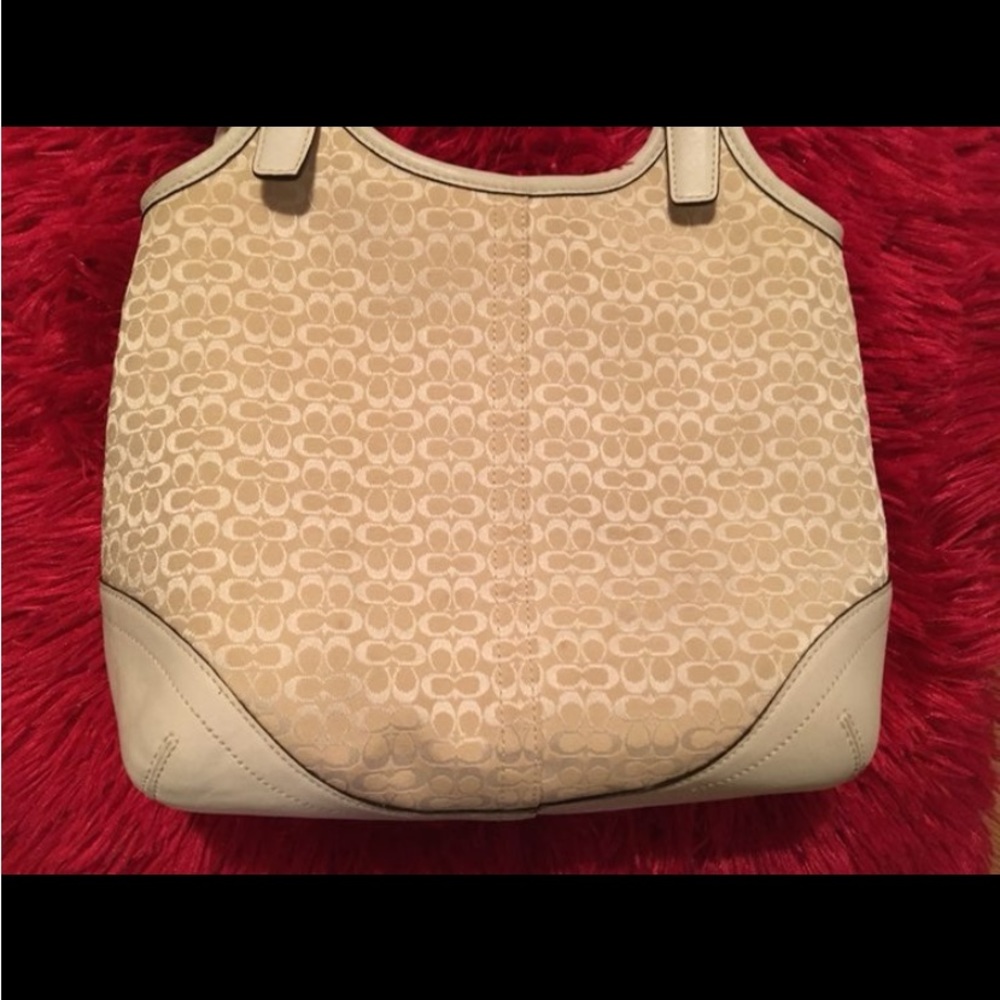 Vintage off white Coach purse. Small and cute. Excellent condition